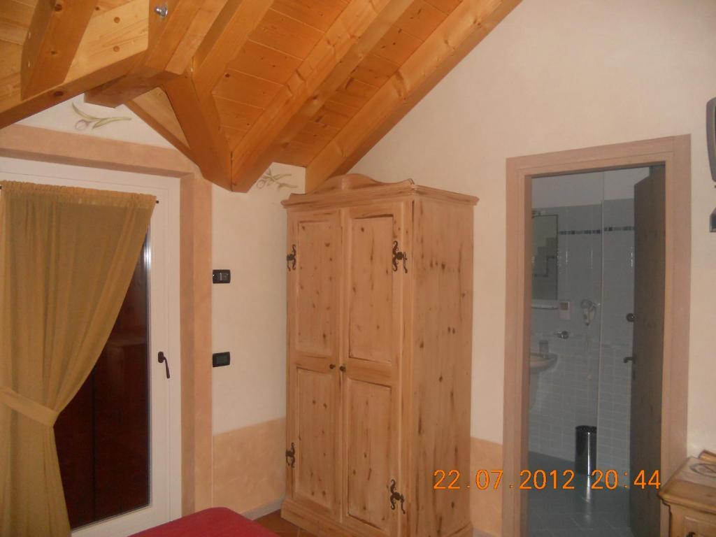 Temù Garni La Genziana Bed & Breakfast 部屋 写真